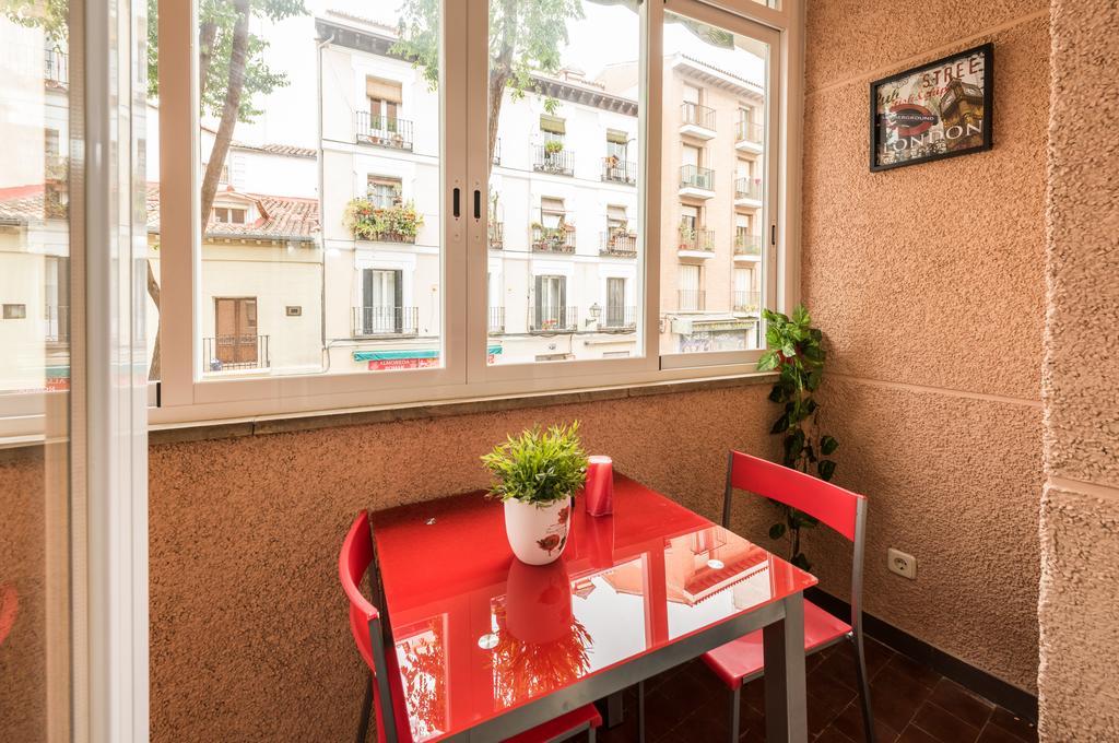 Apartamentos El Rastro Madrid Exterior foto